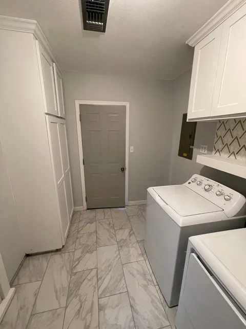 Finished laundry room