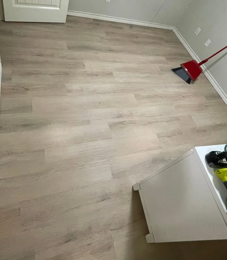New vinyl plank floor